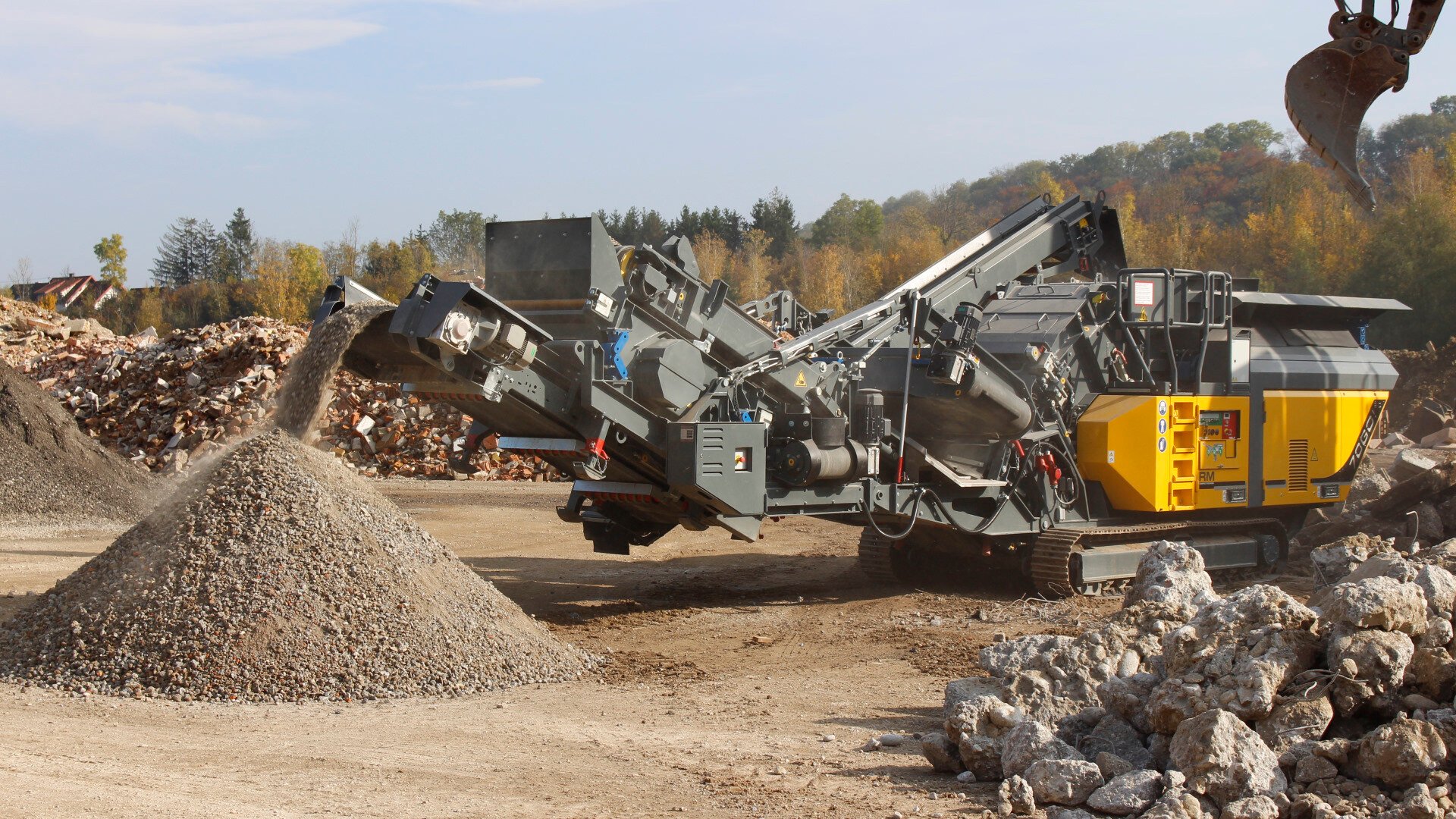 RM 70GO! crushing concrete-2